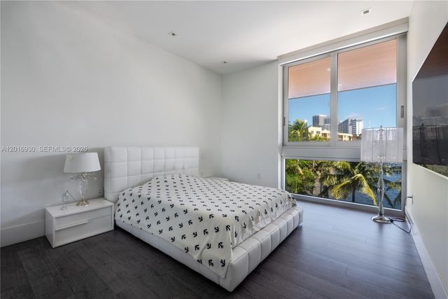 400 Tamarind Drive, Hallandale Beach, FL 33009