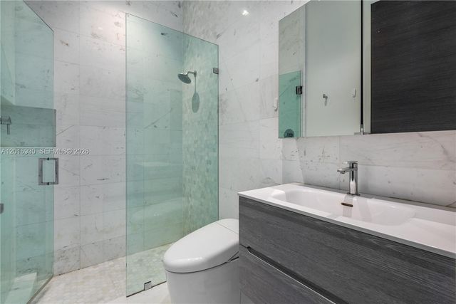 400 Tamarind Drive, Hallandale Beach, FL 33009
