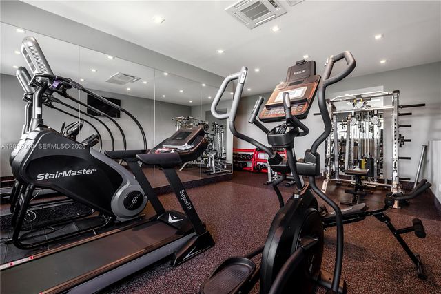 400 Tamarind Drive, Hallandale Beach, FL 33009