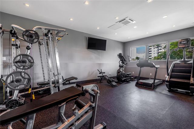 400 Tamarind Drive, Hallandale Beach, FL 33009