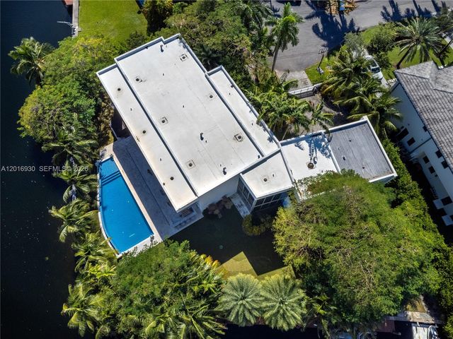 400 Tamarind Drive, Hallandale Beach, FL 33009