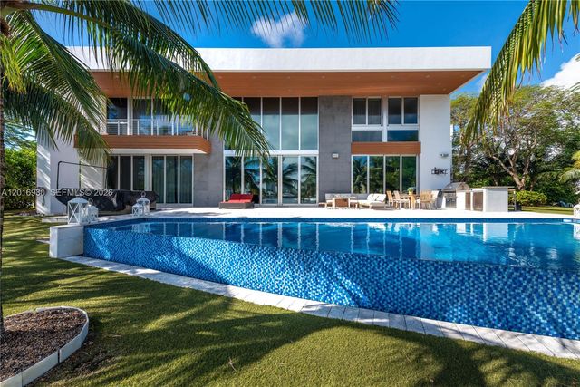 400 Tamarind Drive, Hallandale Beach, FL 33009