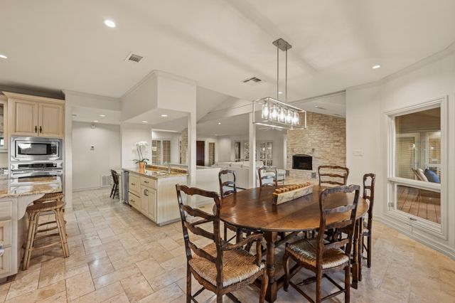 1005 Challenger, Lakeway, TX 78734