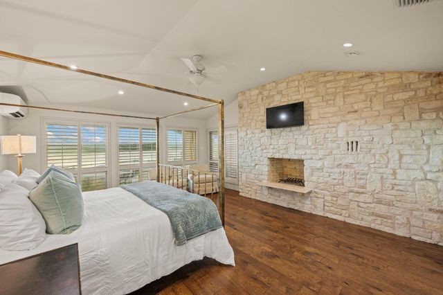 1005 Challenger, Lakeway, TX 78734