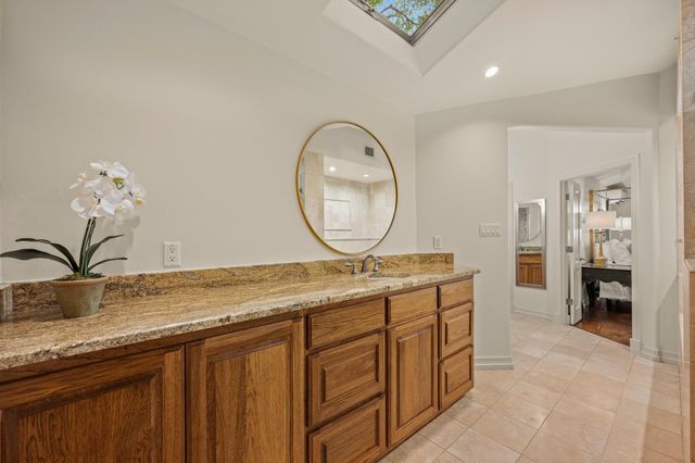 1005 Challenger, Lakeway, TX 78734