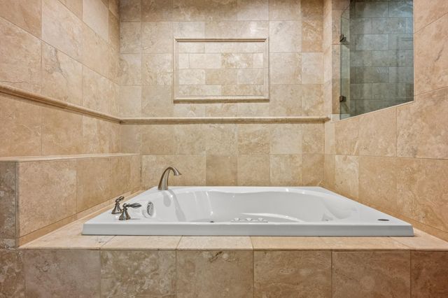 1005 Challenger, Lakeway, TX 78734