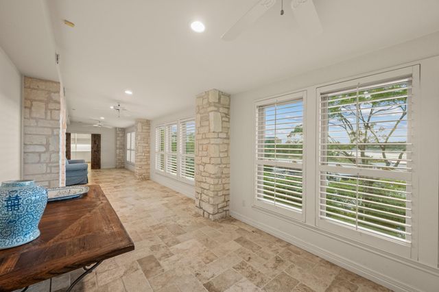 1005 Challenger, Lakeway, TX 78734