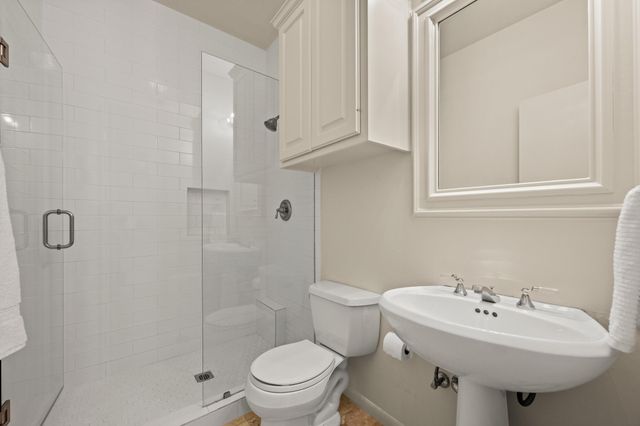 1005 Challenger, Lakeway, TX 78734