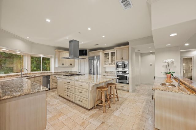 1005 Challenger, Lakeway, TX 78734