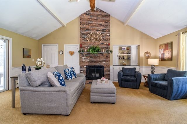 36 Bubbling Brook Rd, Walpole, MA 02081