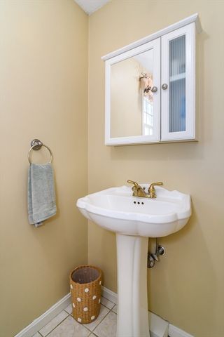 36 Bubbling Brook Rd, Walpole, MA 02081