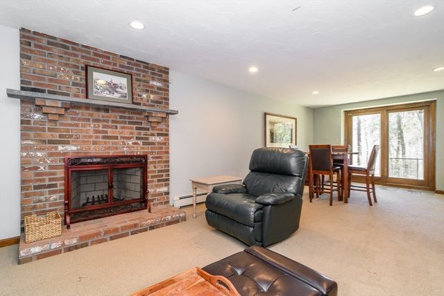 36 Bubbling Brook Rd, Walpole, MA 02081