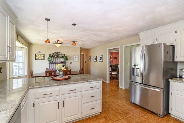 36 Bubbling Brook Rd, Walpole, MA 02081