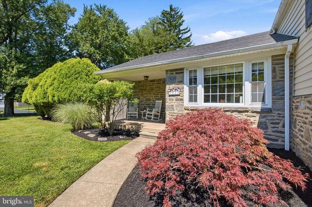 923 SUNSET DR, Blue Bell, PA 19422