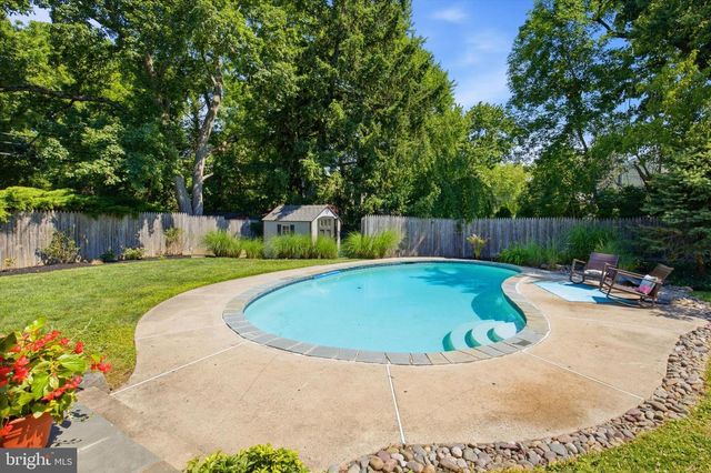 923 SUNSET DR, Blue Bell, PA 19422