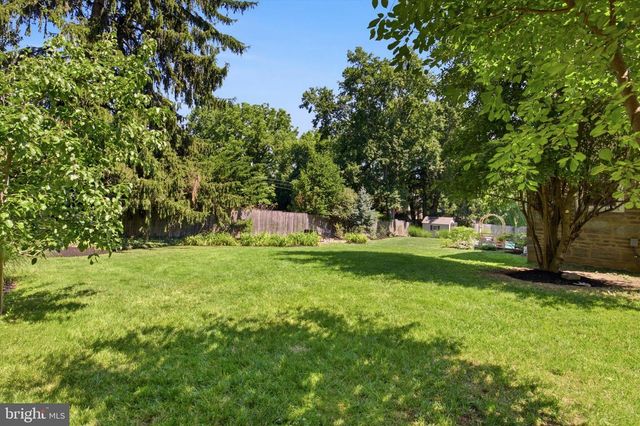 923 SUNSET DR, Blue Bell, PA 19422