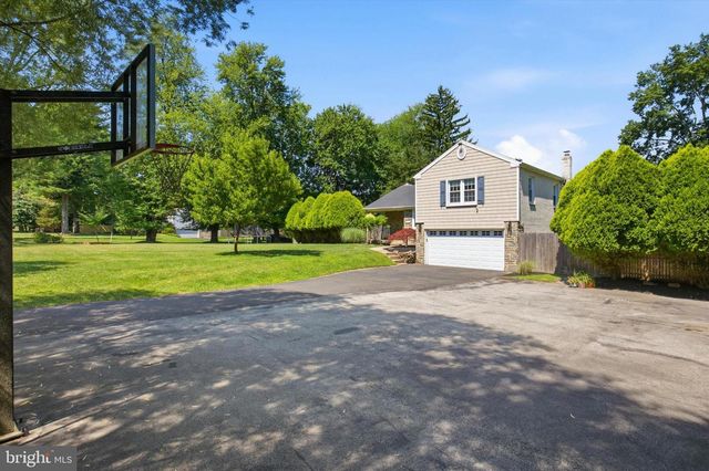 923 SUNSET DR, Blue Bell, PA 19422