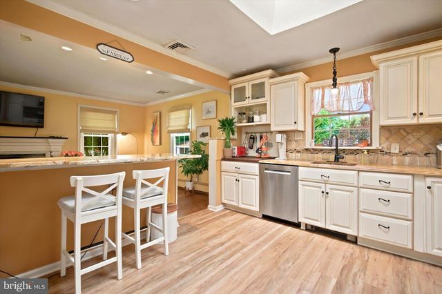 923 SUNSET DR, Blue Bell, PA 19422