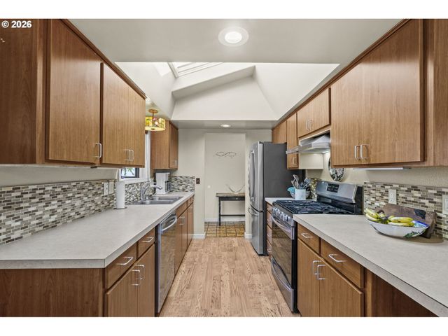 17125 Se Stephens St, Portland, OR 97233