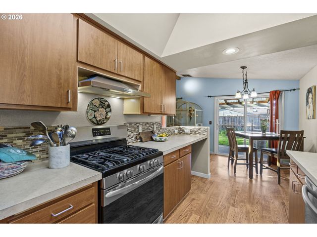 17125 Se Stephens St, Portland, OR 97233