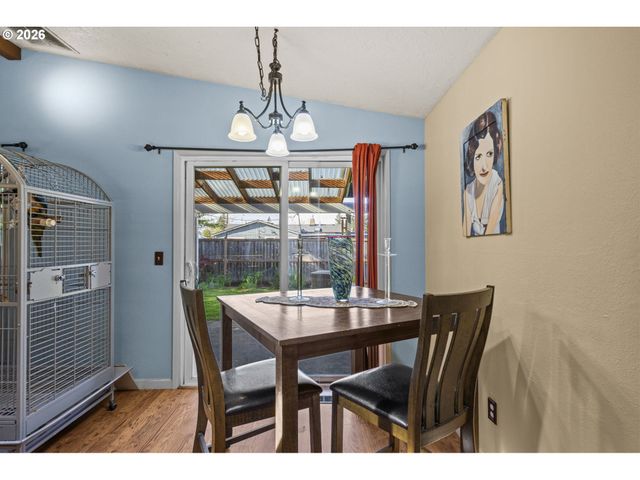 17125 Se Stephens St, Portland, OR 97233