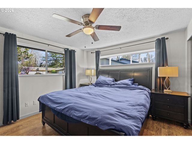 17125 Se Stephens St, Portland, OR 97233