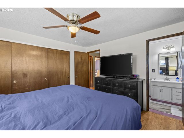 17125 Se Stephens St, Portland, OR 97233