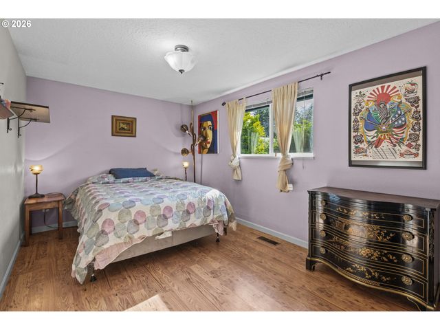 17125 Se Stephens St, Portland, OR 97233