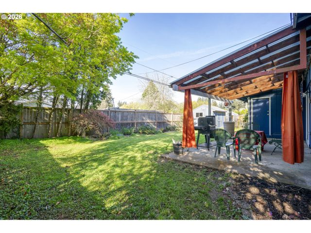 17125 Se Stephens St, Portland, OR 97233