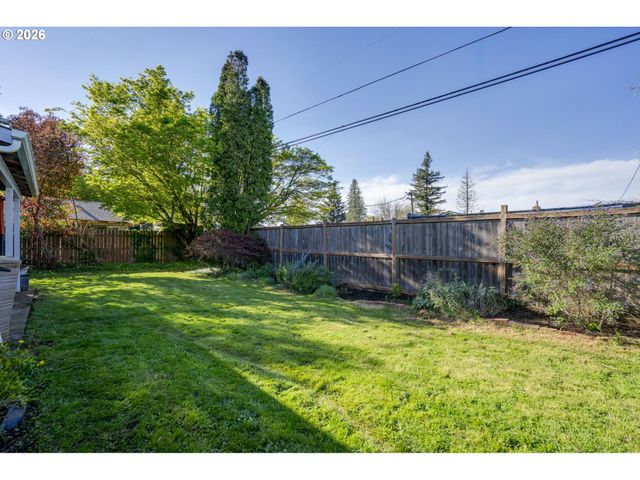 17125 Se Stephens St, Portland, OR 97233