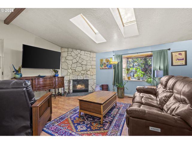 17125 Se Stephens St, Portland, OR 97233