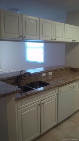 17125 N Bay Road 3113, Sunny Isles Beach, FL 33160
