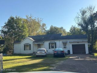 132 Sanatorium Road, Mendenhall, MS 39114