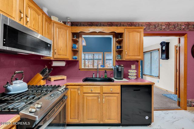 300 Beachwood Way, Cliffwood Beach, NJ 07735