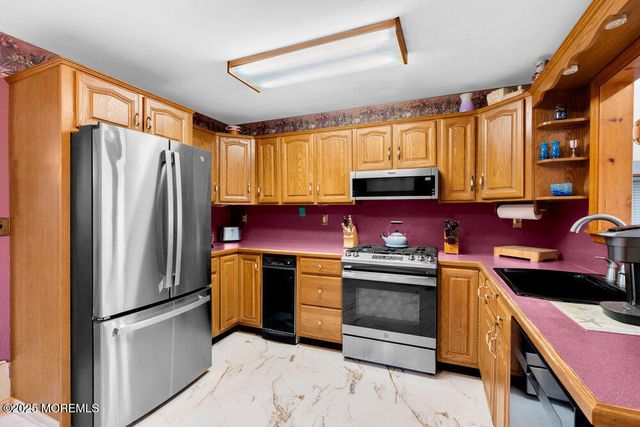 300 Beachwood Way, Cliffwood Beach, NJ 07735