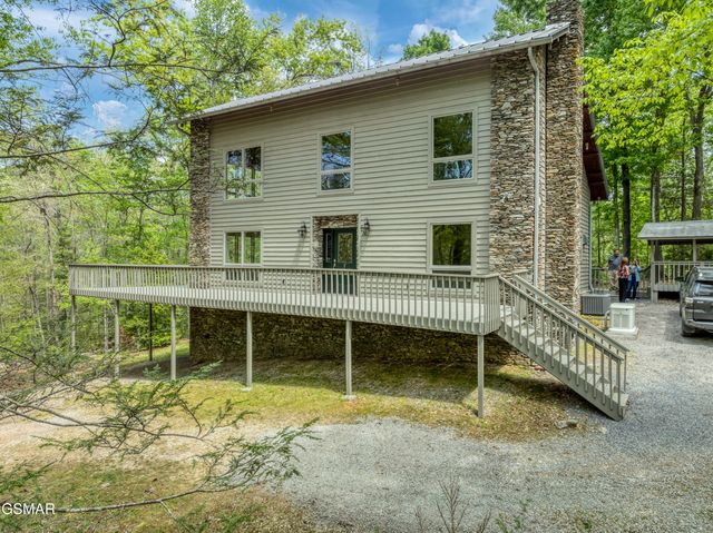 2210 Turkey Roost Road, Walland, TN 37886