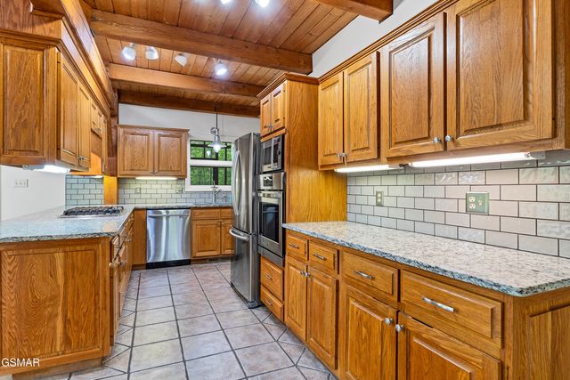 2210 Turkey Roost Road, Walland, TN 37886