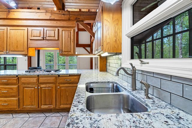 2210 Turkey Roost Road, Walland, TN 37886