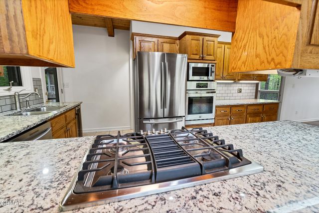 2210 Turkey Roost Road, Walland, TN 37886