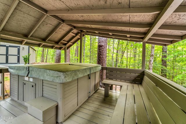 2210 Turkey Roost Road, Walland, TN 37886