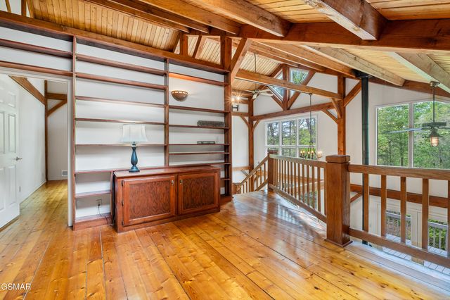 2210 Turkey Roost Road, Walland, TN 37886