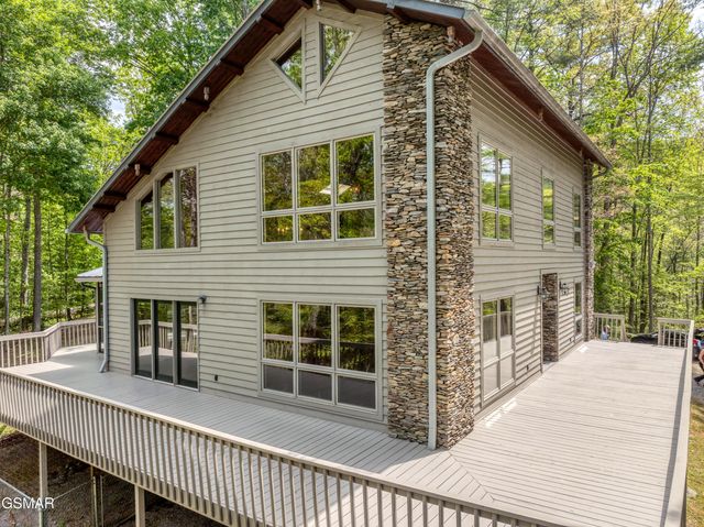 2210 Turkey Roost Road, Walland, TN 37886