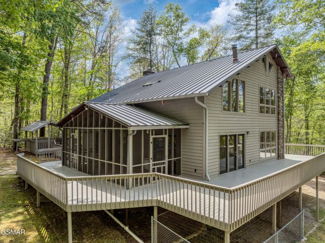 2210 Turkey Roost Road, Walland, TN 37886