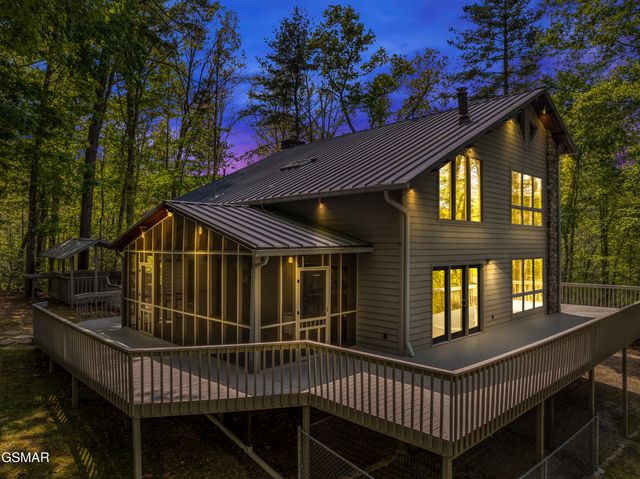 2210 Turkey Roost Road, Walland, TN 37886