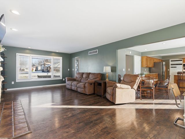 31869 Grove Street, Fraser, MI 48026