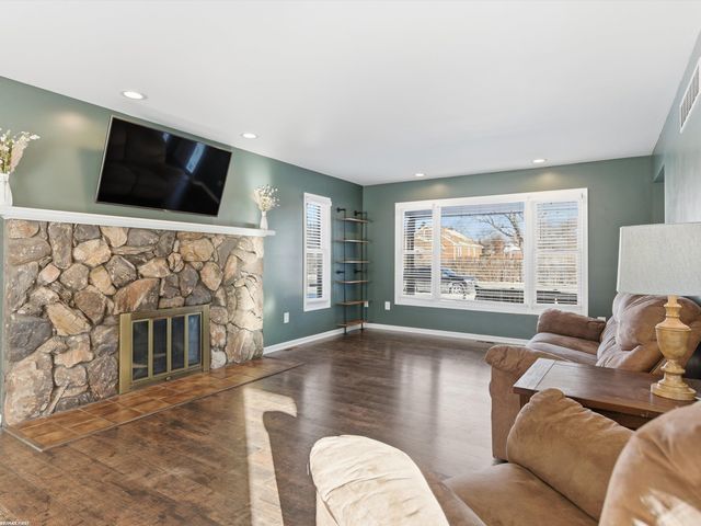 31869 Grove Street, Fraser, MI 48026