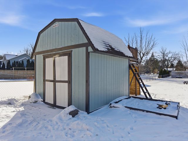 31869 Grove Street, Fraser, MI 48026