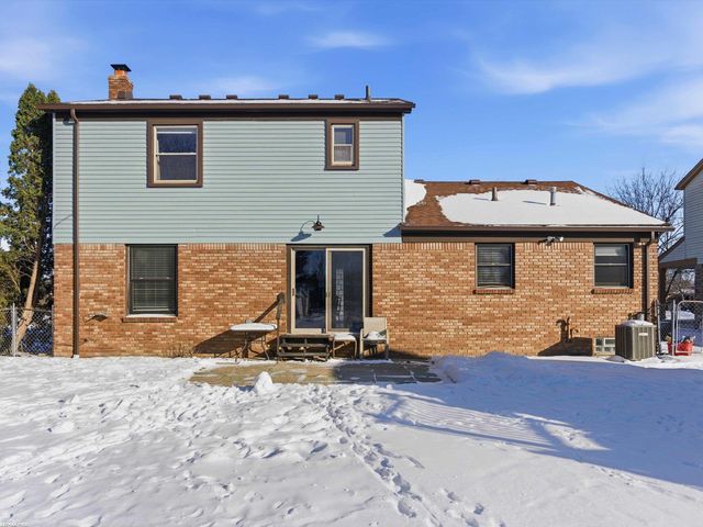31869 Grove Street, Fraser, MI 48026