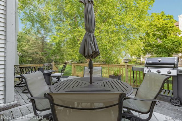 7105 Winding Brook Court, West Bloomfield Charter Township, MI 48322