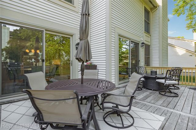 7105 Winding Brook Court, West Bloomfield Charter Township, MI 48322